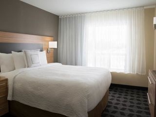 Фото отеля TownePlace Suites by Marriott Ottawa Kanata