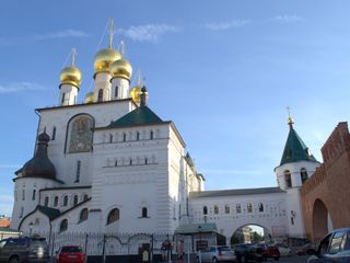 на Полтавском проезде 2