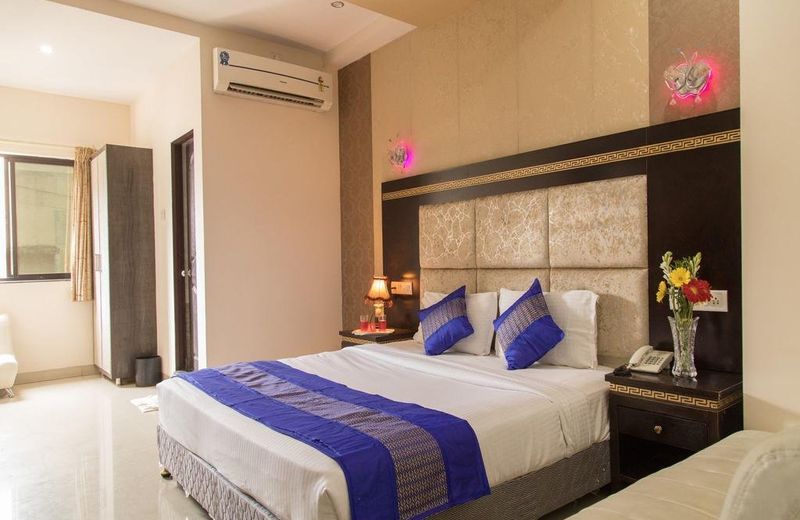 OYO Premium Nagpur C A Road