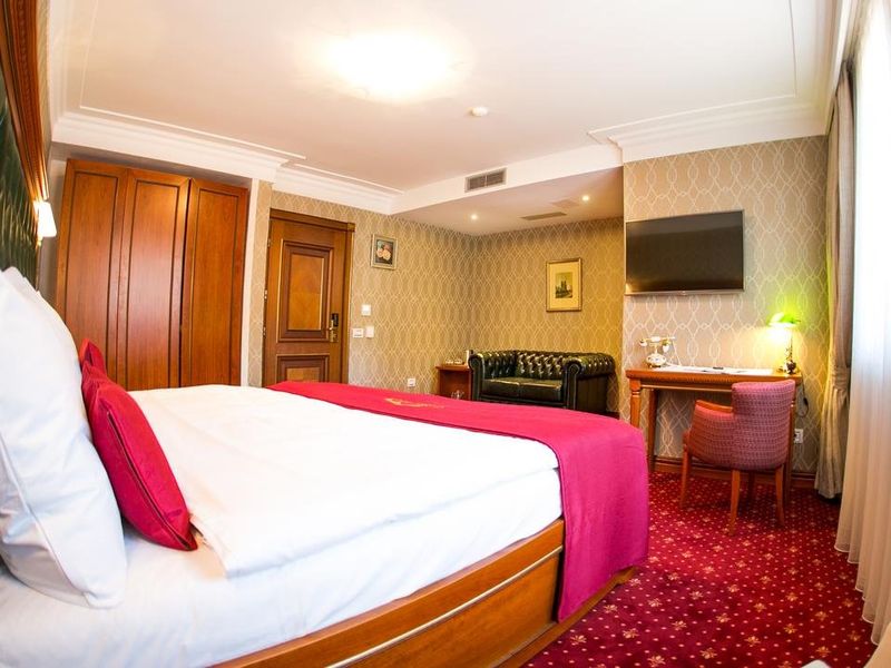 Hotel Photo 1