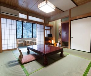 焼岳の懐にたたずむお宿田島館 Hirayu Japan