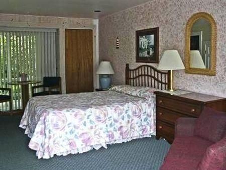 Glen Cove Inn & Suites