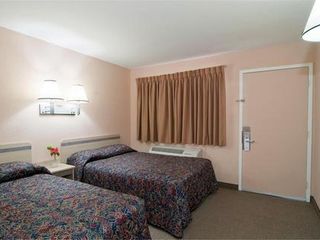 Hotel pic Americas Best Value Inn and Suites Groves