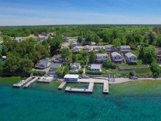 Фото отеля Angel Rock Waterfront Cottages