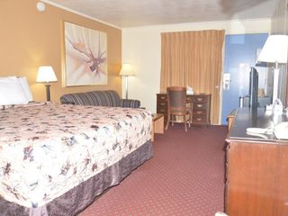 Hotel pic Red Carpet Inn & Suites Ebensburg