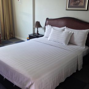 NearBy Hotel