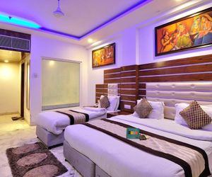 Yes Boss By Backpackers Heaven Delhi City India