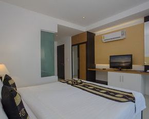 NearBy Hotel