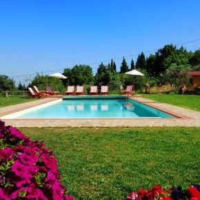 NearBy Hotel
