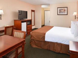 Фото отеля Americas Best Value Inn & Suites-East Bakersfield