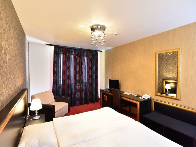 Hotel Photo 6