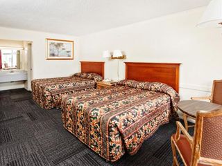 Hotel pic Red Carpet Inn - Louisville