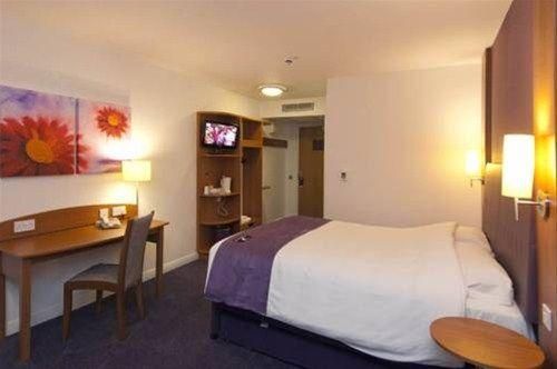 Premier Inn Gatwick Crawley Town (Goffs Park)