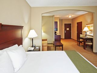 Фото отеля Holiday Inn Express Hotel & Suites McAlester, an IHG Hotel