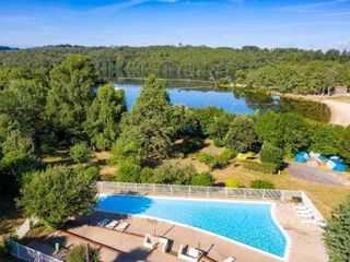 Фото отеля Camping du Lac de Saint-Pardoux