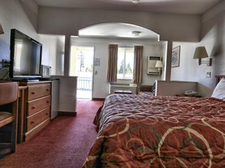 Фото отеля Shasta Pines Motel & Suites