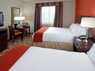 Фото отеля Holiday Inn Express Maspeth, an IHG Hotel