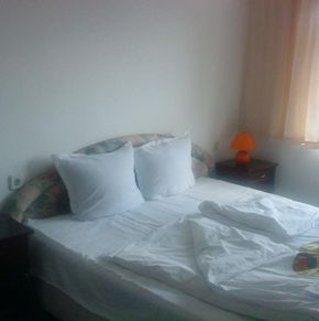 NearBy Hotel