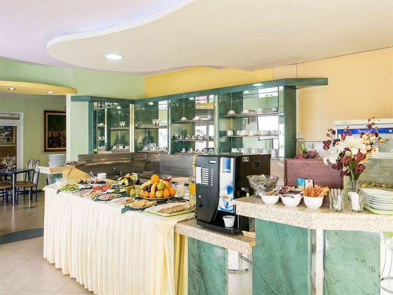 Hotel Photo 15