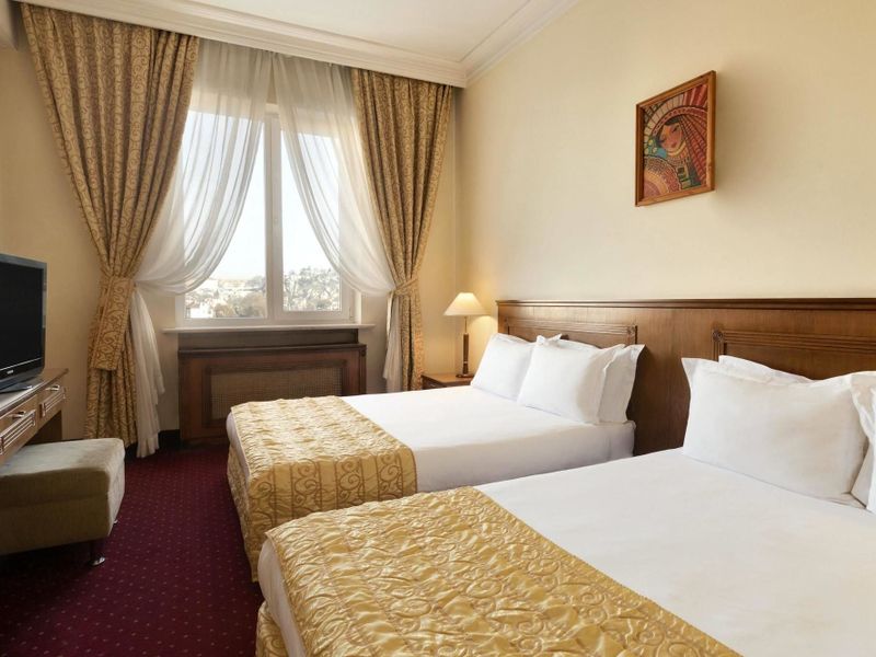 Hotel Photo 1
