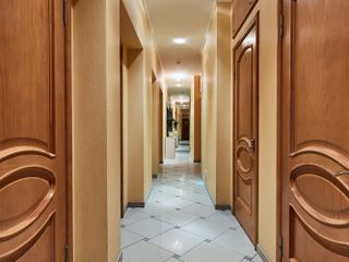 Отель Red Apple