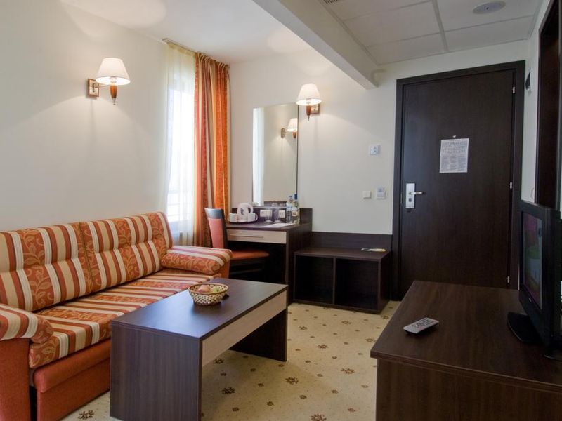 Hotel Photo 6