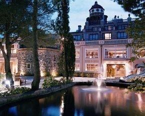 NearBy Hotel