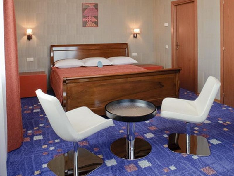 Hotel Photo 5