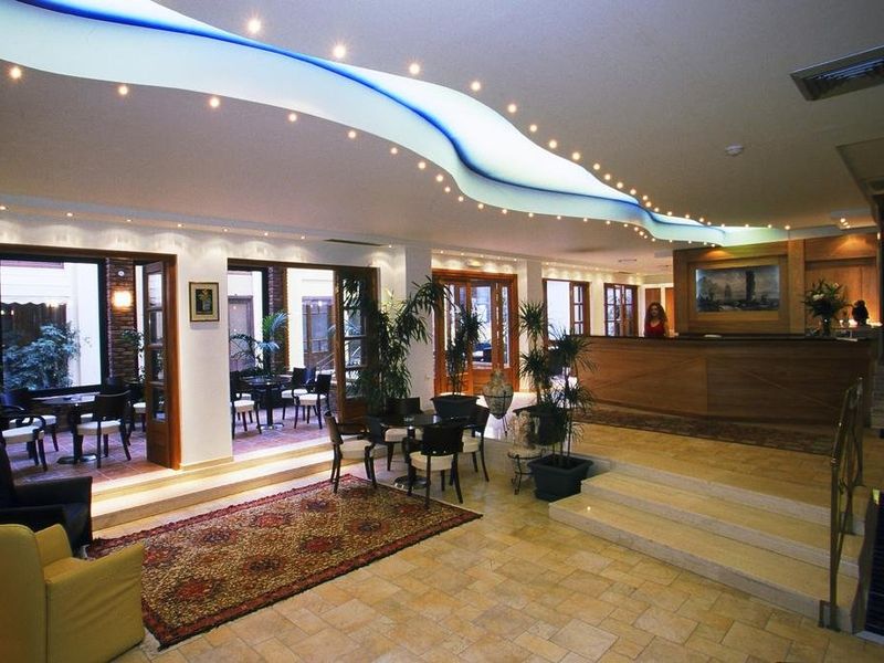 Hotel Photo 6