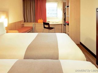 Hotel pic ibis budget Istres Trigance