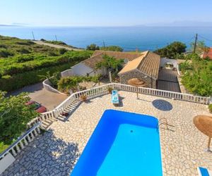 Villa Quietude, beach front villa with a pool Aghios Stefanos (Avliotes) Greece