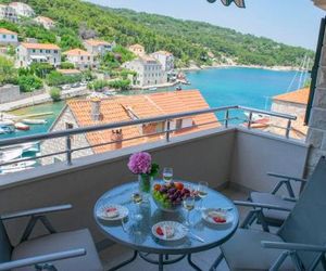 Apartments Linda Stomorska Croatia