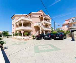 Apartments Biserka Novaglia Croatia