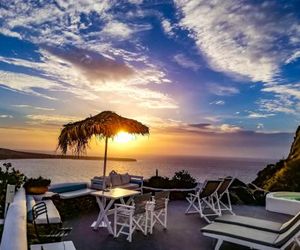 Marizan Caves & Villas Oia Greece