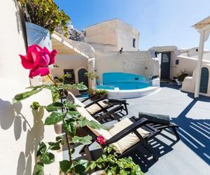 Lotza Studios Oia Greece