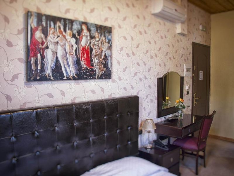 Hotel Photo 6