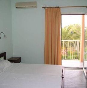 NearBy Hotel