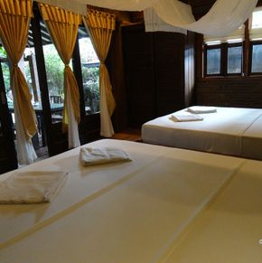 NearBy Hotel