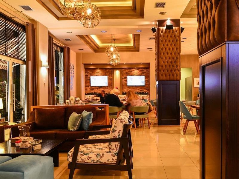 Hotel Photo 8