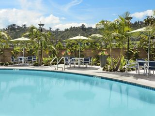 Фото отеля SpringHill Suites by Marriott San Diego Mission Valley