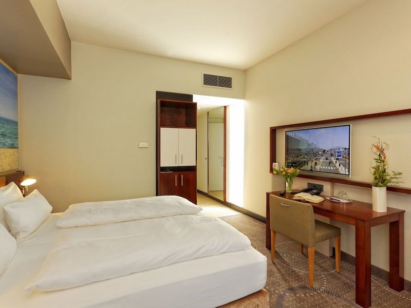Hotel Photo 9