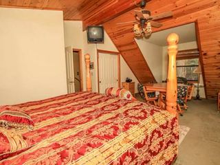 Hotel pic Knotty and Nice 177 by RedAwning