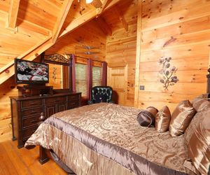 Mountain Majesty 2 Br cabin by RedAwning Waldens Creek United States