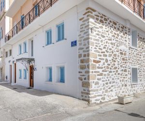 Halaris Rooms Ermoupoli Greece