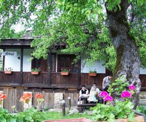 Dzhelepova Guest House- Pool Access Bozhentsi Bulgaria