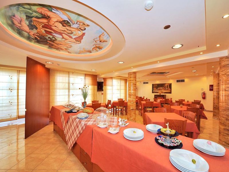 Hotel Photo 12