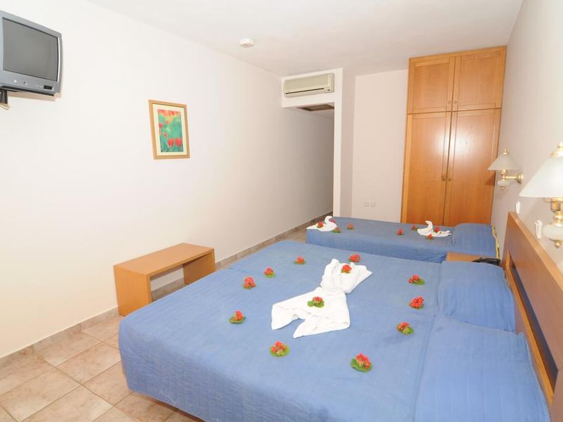 Hotel Photo 9