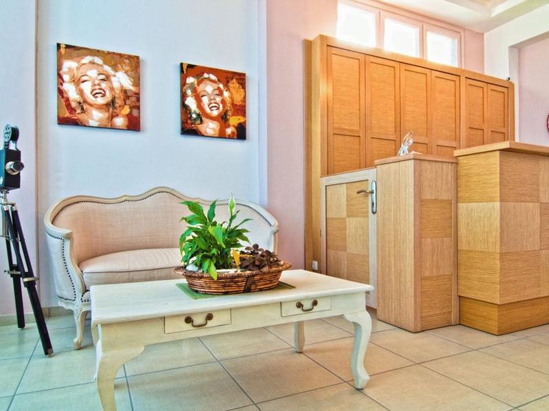 Hotel Photo 9