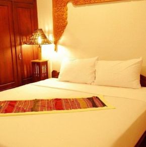 NearBy Hotel