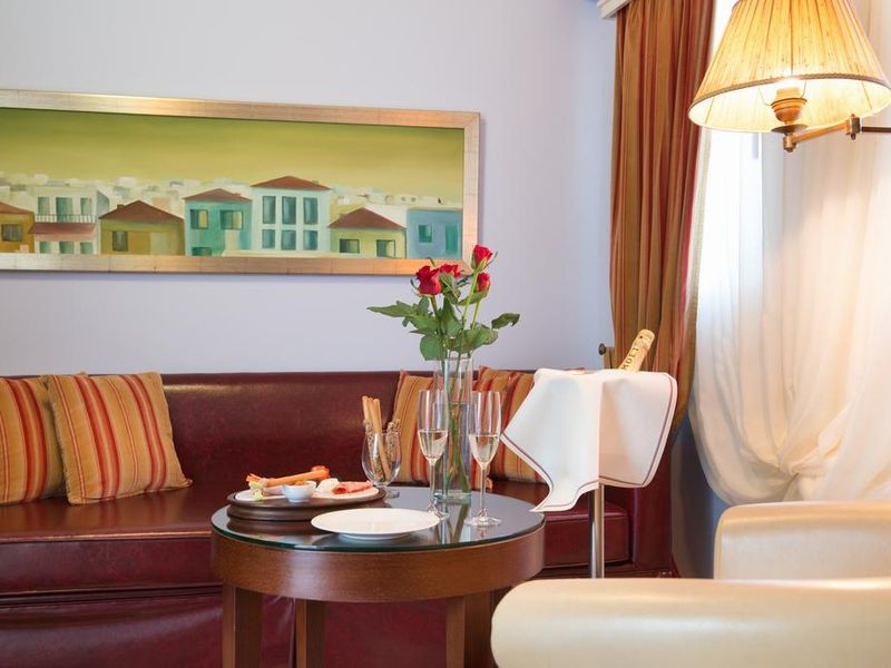 Hotel Photo 8